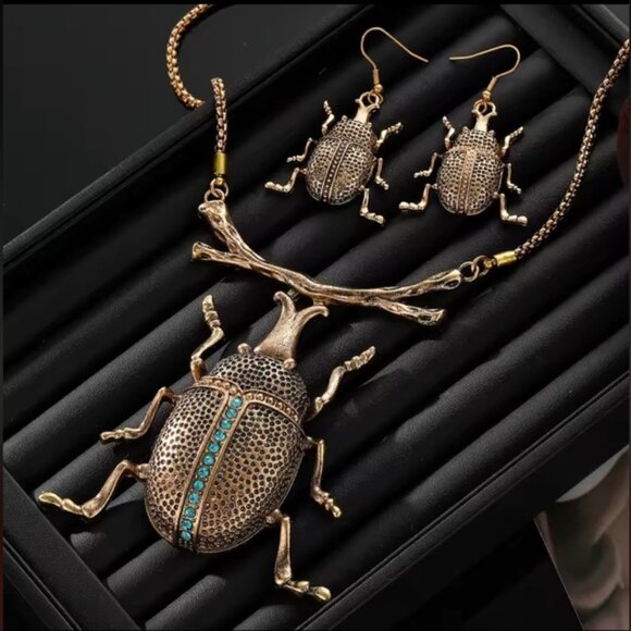 Jewelry - Vintage Beetle Jewelry Set – Necklace & Matching Earrings